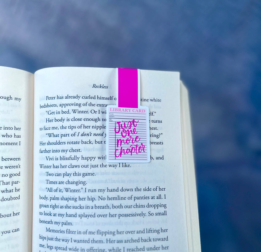 Magnetic Bookmark - Just One More Chapter pink bookgirl