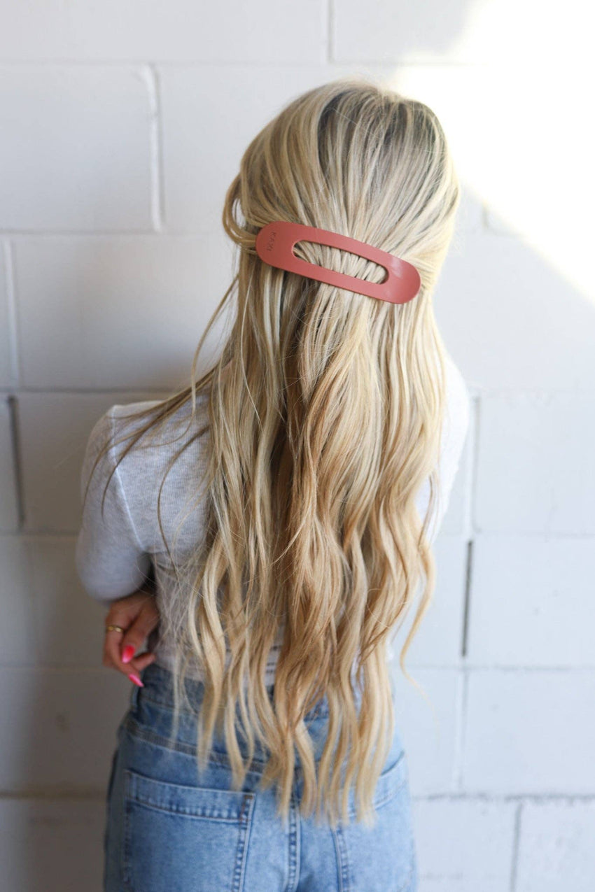 KAXI Oversized Lay Down Claw Clip — Flat Everyday Hair Clip