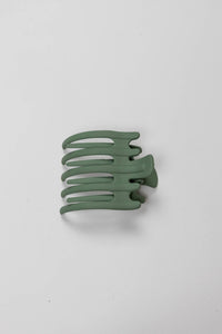 KAXI Wide Lay Down Claw Clip — Flat Low-Profile Hair Clip