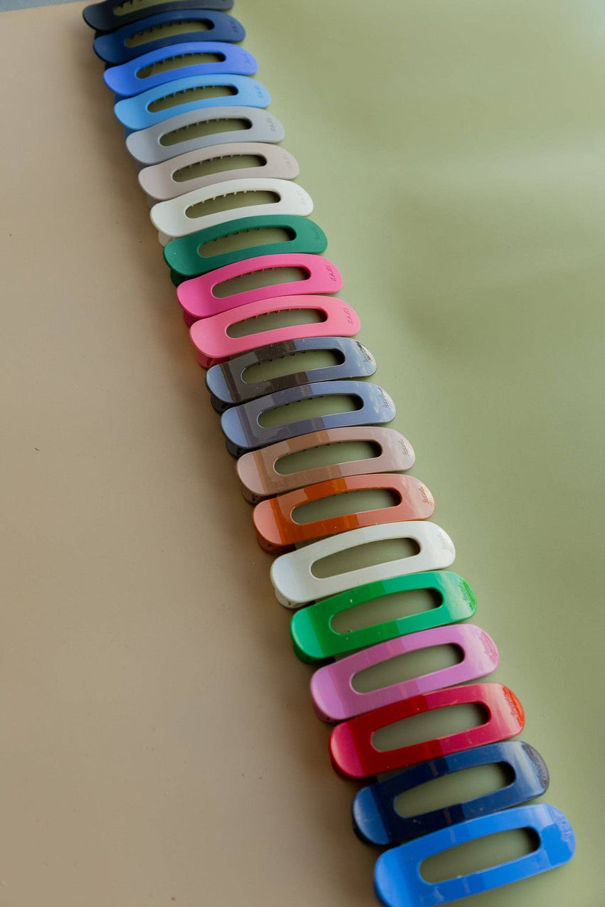 KAXI Oversized Lay Down Claw Clip — Flat Everyday Hair Clip
