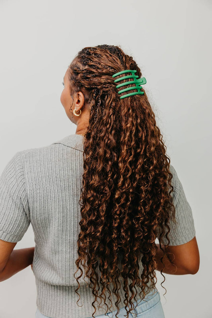 KAXI Wide Lay Down Claw Clip — Flat Low-Profile Hair Clip