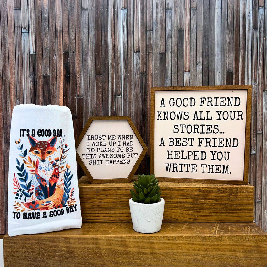 A Good Friend Knows All Funny Christmas Gifts - Home Decor